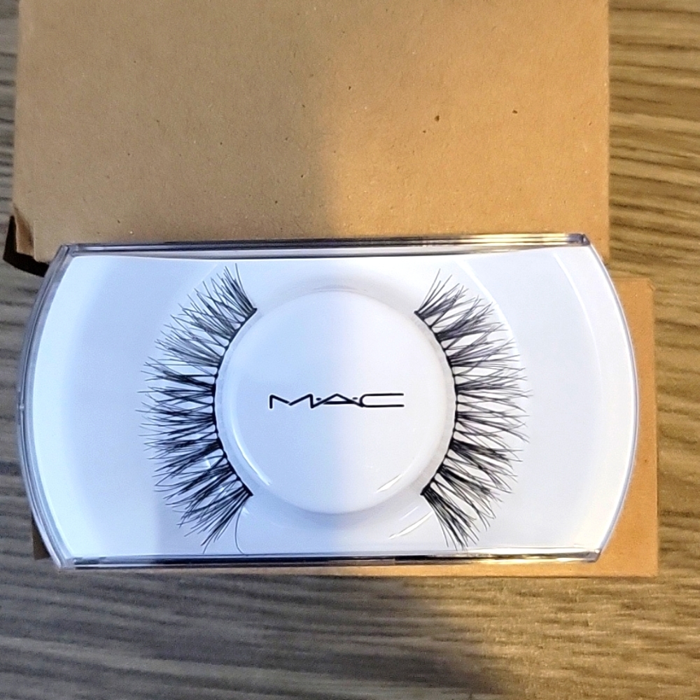 MAC Romantic Lashes